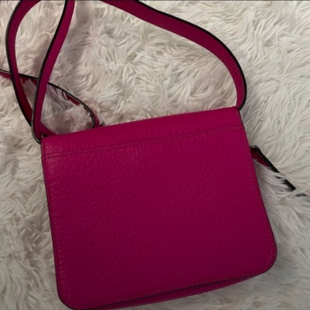VINCE CAMUTO Mystic Magenta Leather Shoulder Compact Bag - Picture 6 of 10